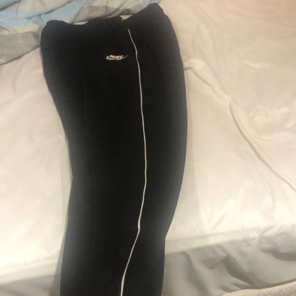 Nike men’s baggy Black Joggers - Picture 4 of 4